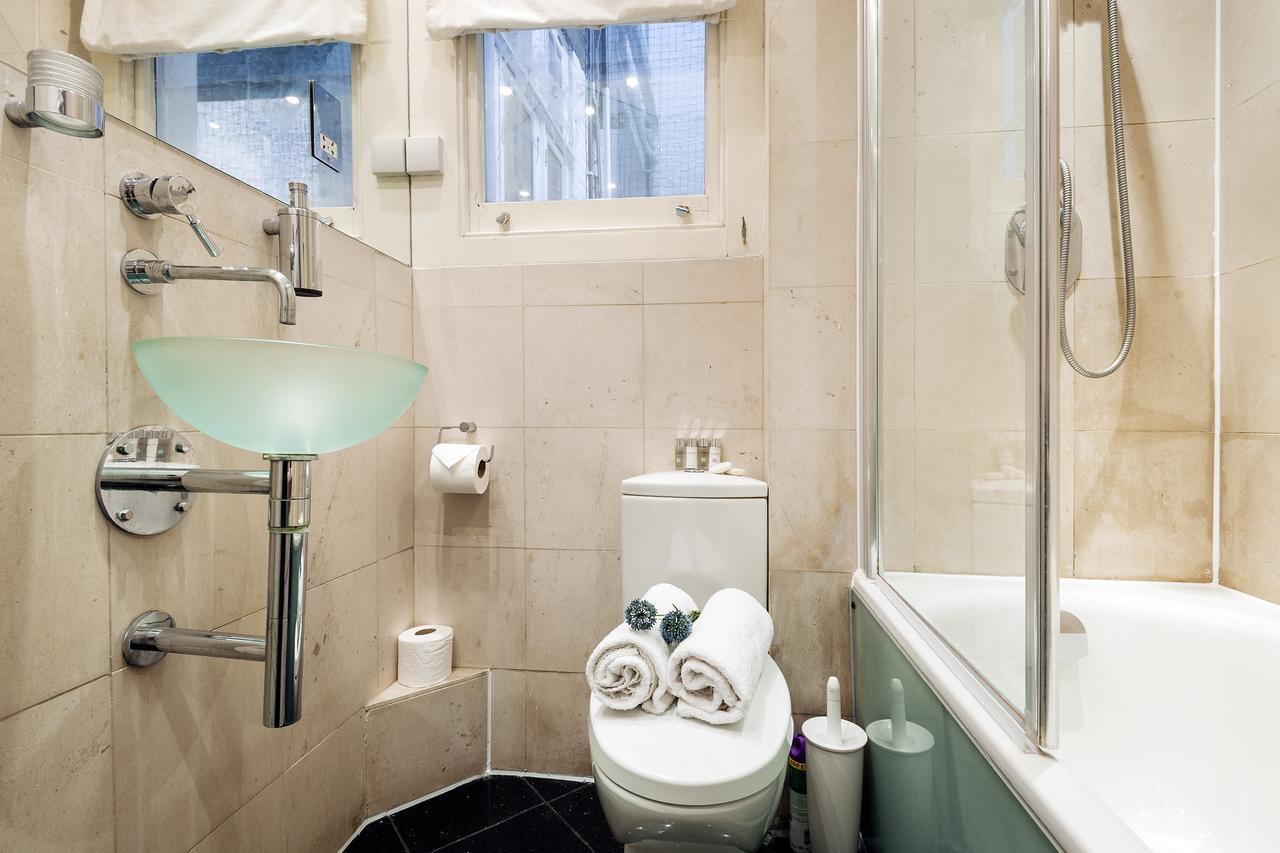 Apartment The Cheniston Gardens Abode London