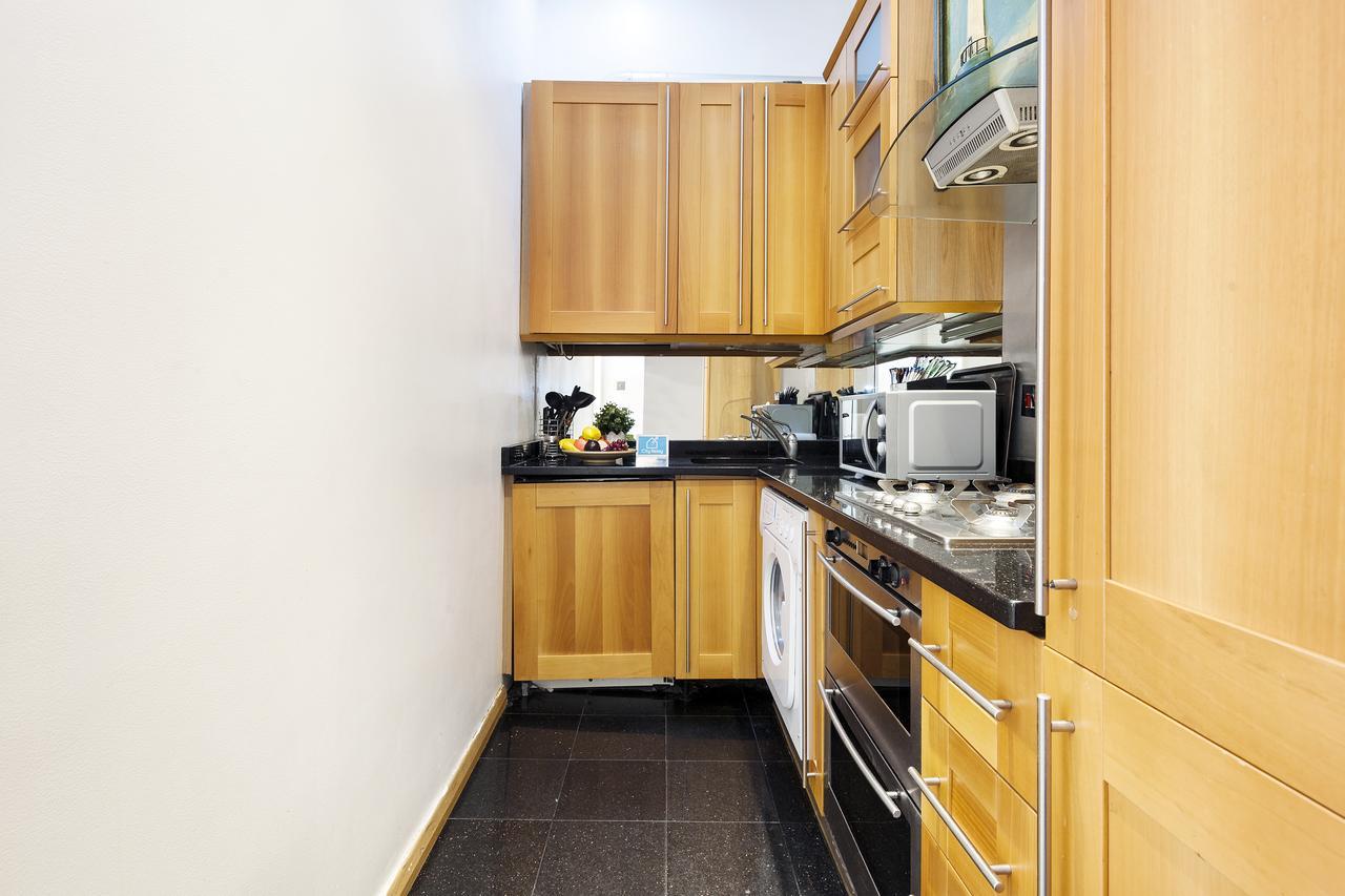 The Cheniston Gardens Abode * Londra